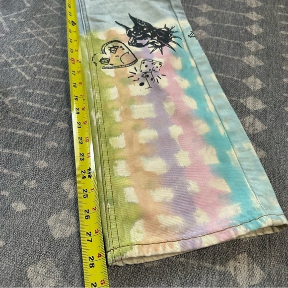 NWT BDG Urban Outfitters High-Waisted Cowboy Jeans Relaxed 90s Tie-Dye Print - Picture 10 of 10